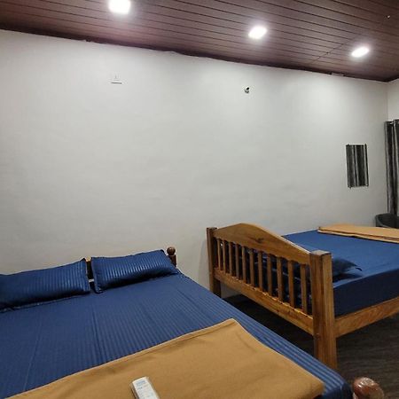 Отель Golden Bright Гокарна Экстерьер фото